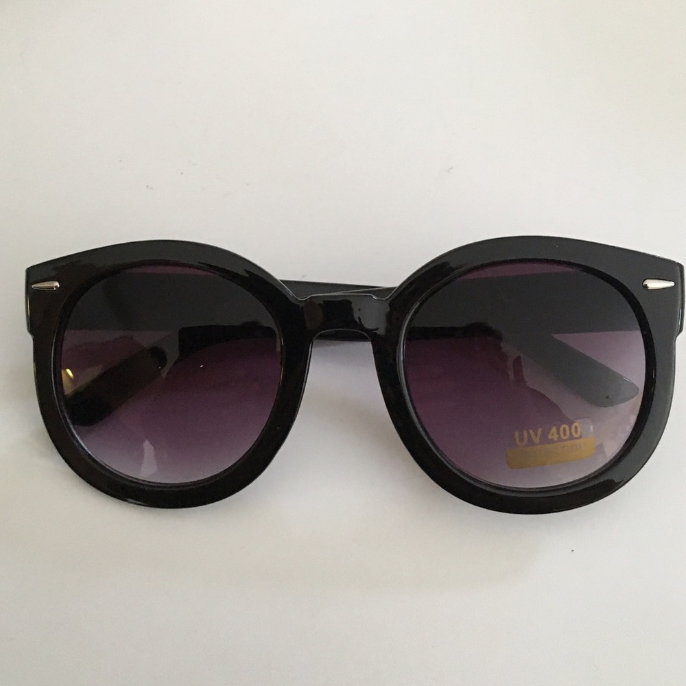 Black Round Women's Sunglasses